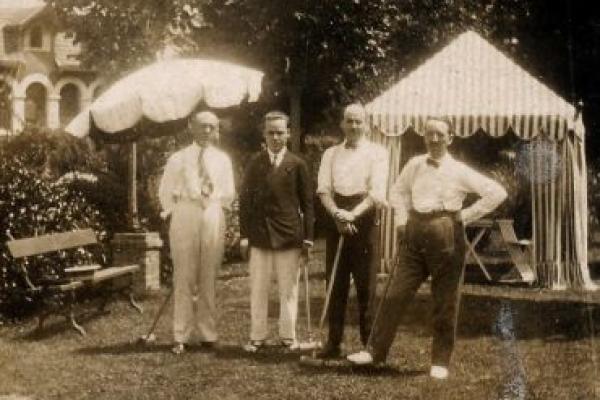 Posando antes de un partido de dobles (Llodio, 1920)